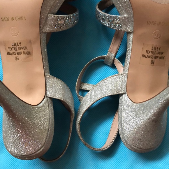 Heels - Picture 3 of 3